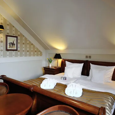 מלון Diament Arsenal Palace Katowice - 4*