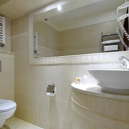מלון Diament Arsenal Palace Katowice - שורזוב