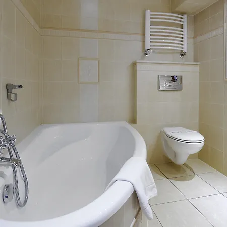 Diament Arsenal Palace Katowice -