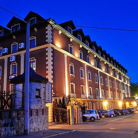 Diament Arsenal Palace Katowice - 4*