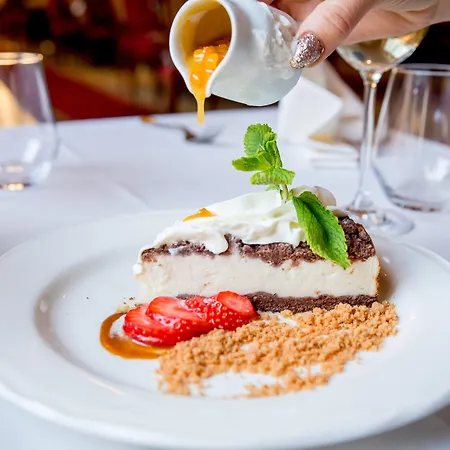 Diament Arsenal Palace Katowice - 4* Chorzow