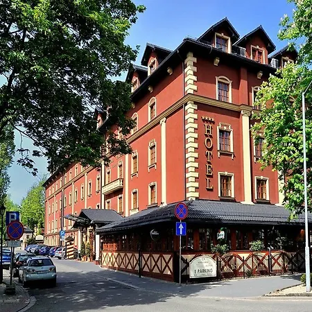 卡托维兹阿森纳宫钻石酒店 - 酒店 霍茹夫