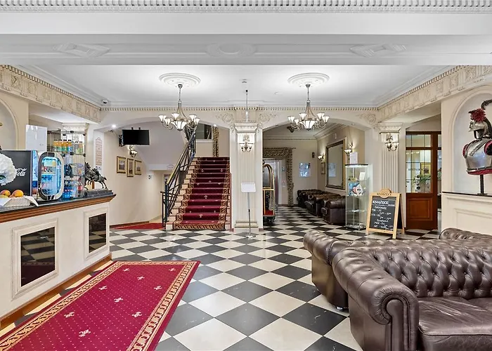 Diament Arsenal Palace Katowice - 호텔 초르조프